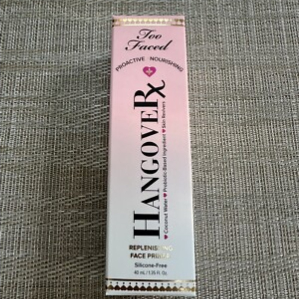 Too Faced Hangover 3-in-1 Replenishing Primer Spray - Pink and White